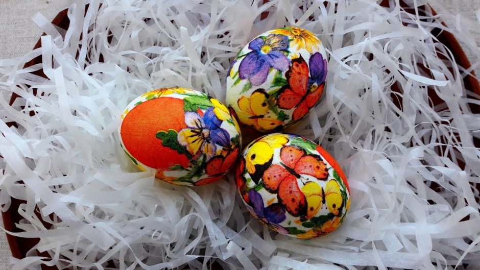 Яйца в пленочке на Пасху красиво украсить