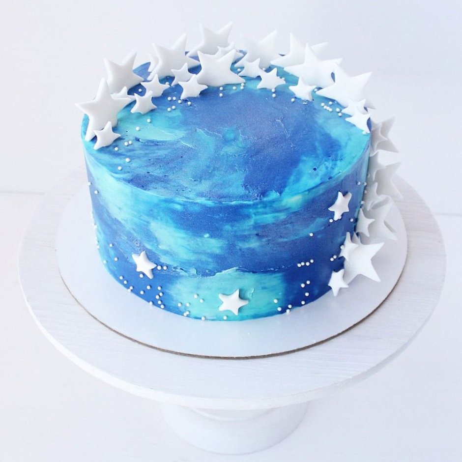 Тортик на день рождения в голубом цвете