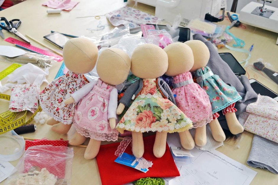 Шитье текстильных кукол