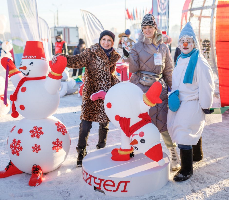 Новогодняя Калуга парад дедов Морозов