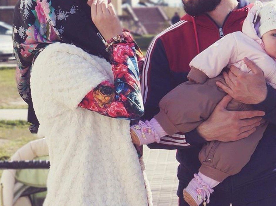 Красивая мусульманская семья