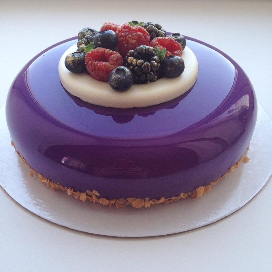 Фиолетовый торт с надписью
