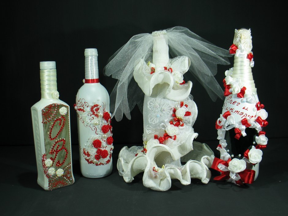 Свадебные бутылки красно белый цвет