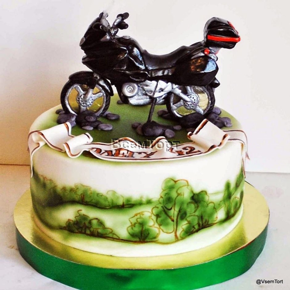 Торт с мотоциклом из мастики