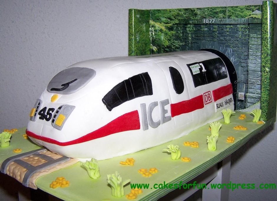 Торт с поездом Ласточка