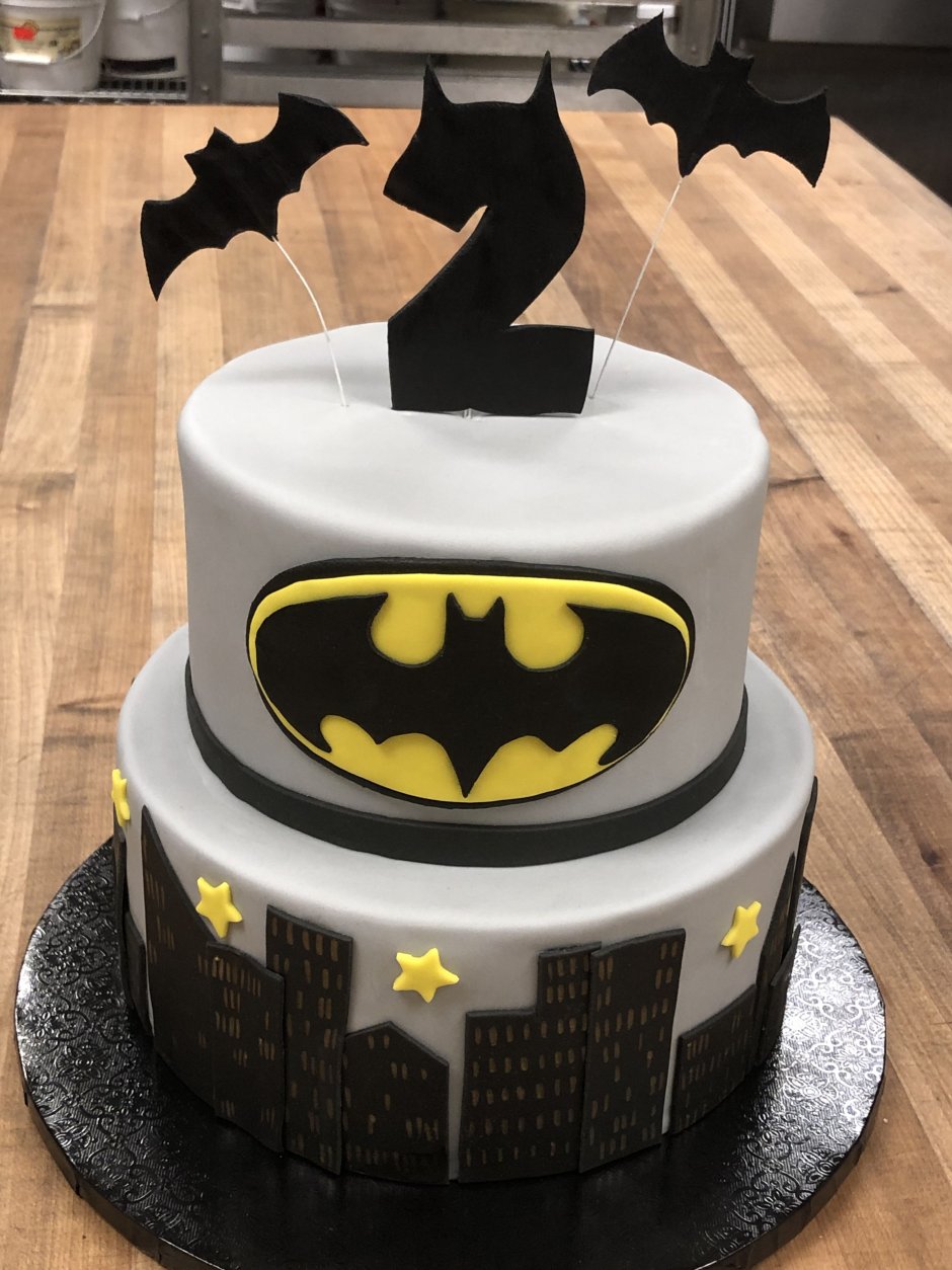 Торт Бэтмен желтый
