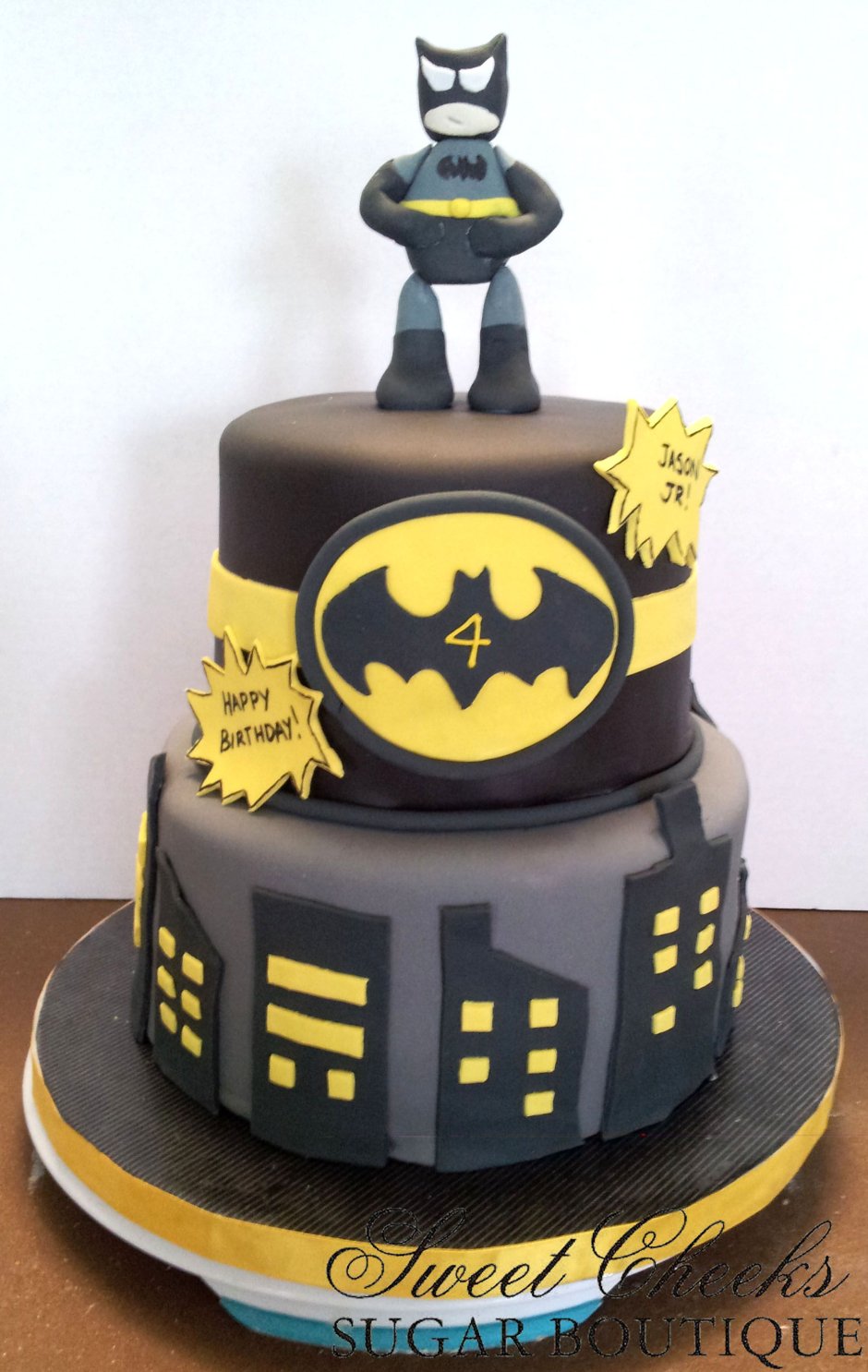 Торт Бэтмен три года