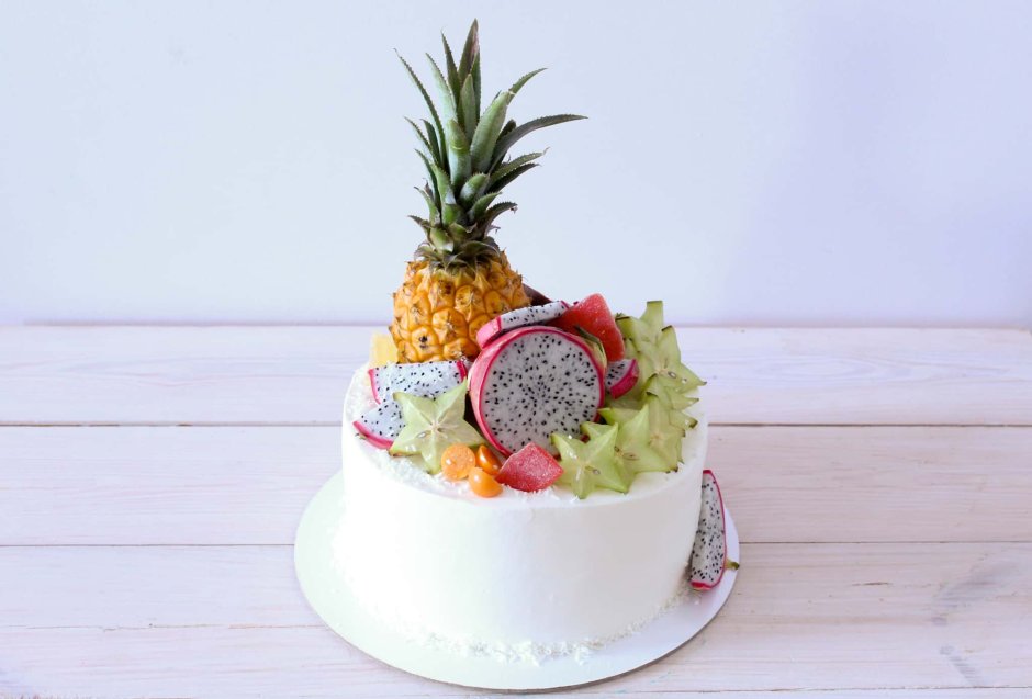 Ананасовый торт на день рождения