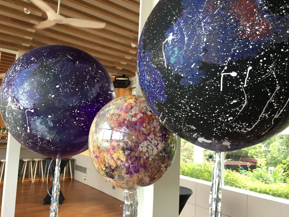 Украшение шарами в стиле космос