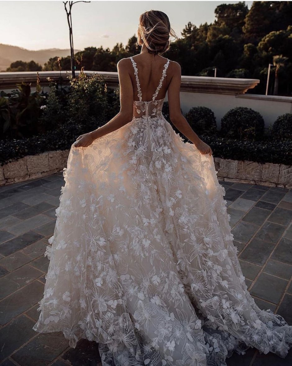 Шикарное платье на свадьбу