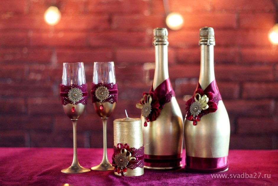 Фужеры и шампанское на свадьбу