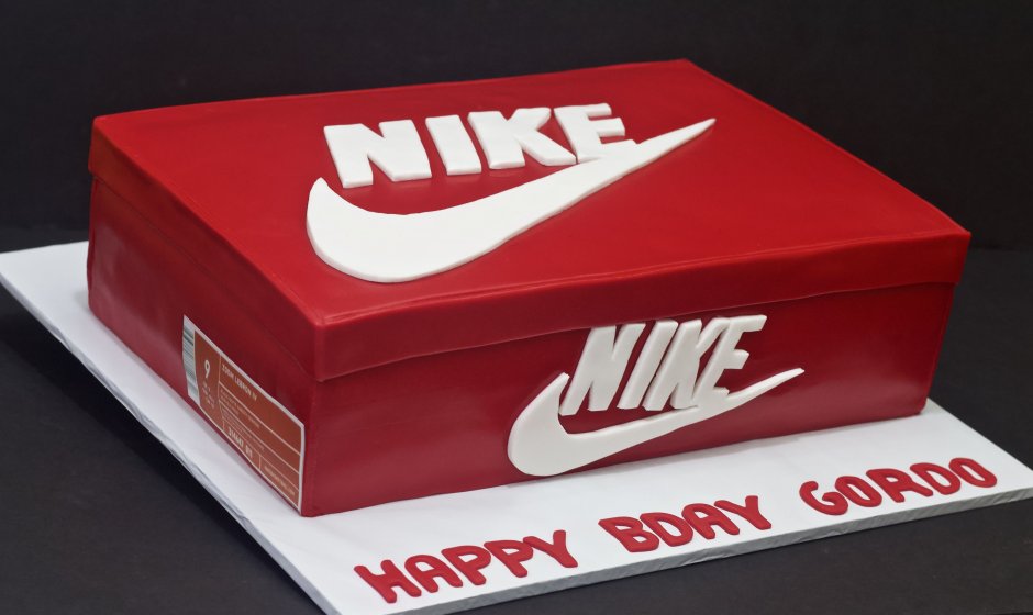Торт кроссовок Nike