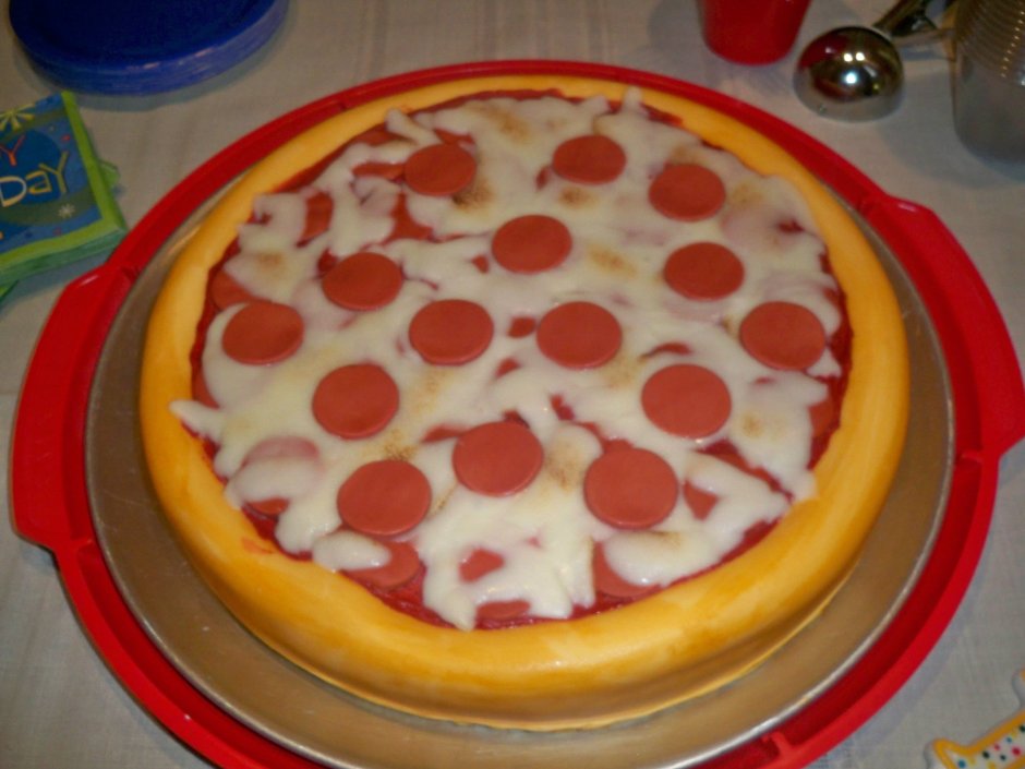 Торт пицца из мастики
