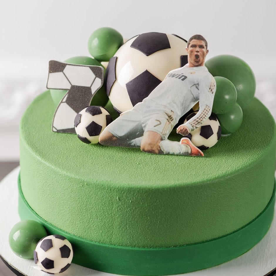 Торт с футбольным принтом