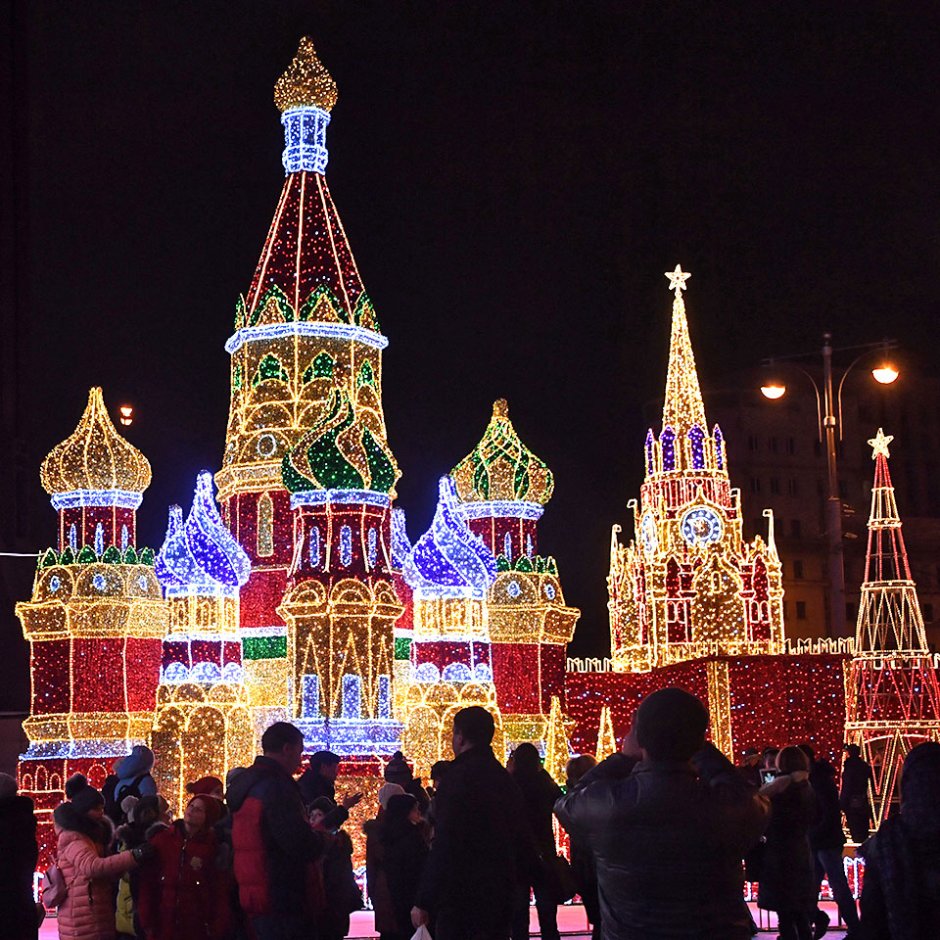 Новогодняя иллюминация храма Василия Блаженного Москва