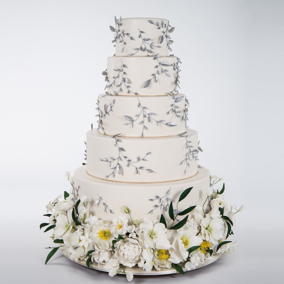 Свадебный торт четырехъярусный