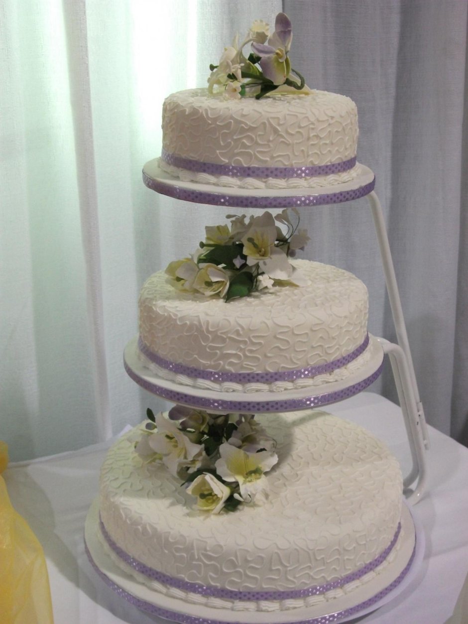 Свадебный торт трех ярусный