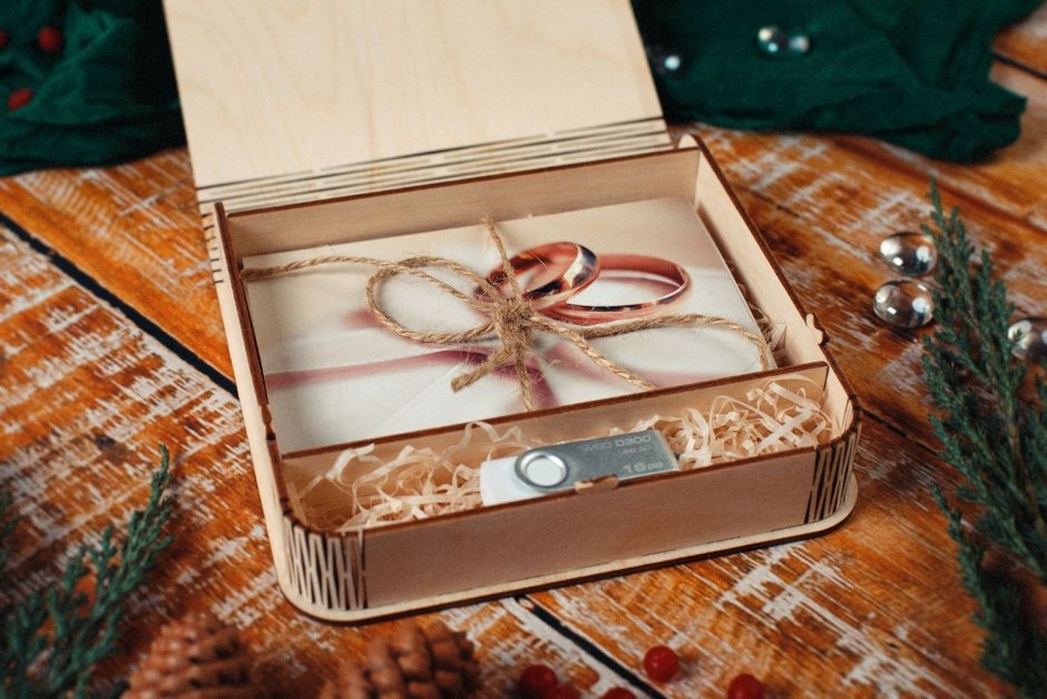 Флешка деревянная в коробочке