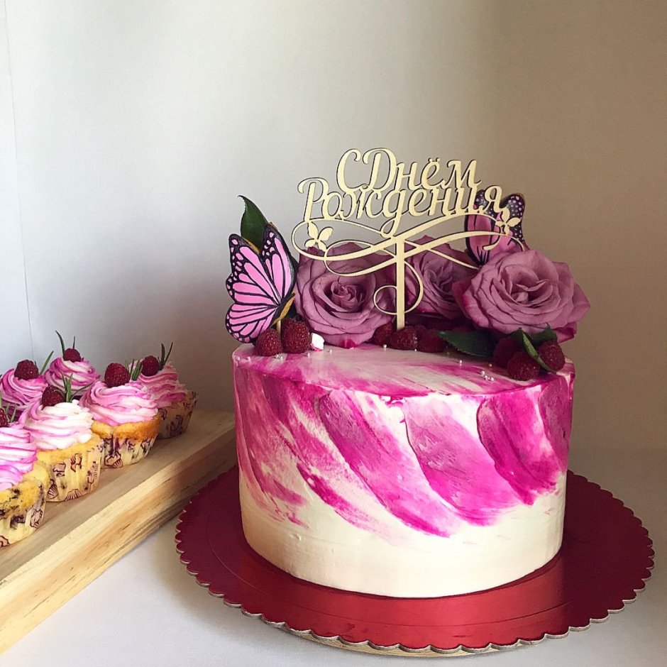 Торт с мазками и цветами