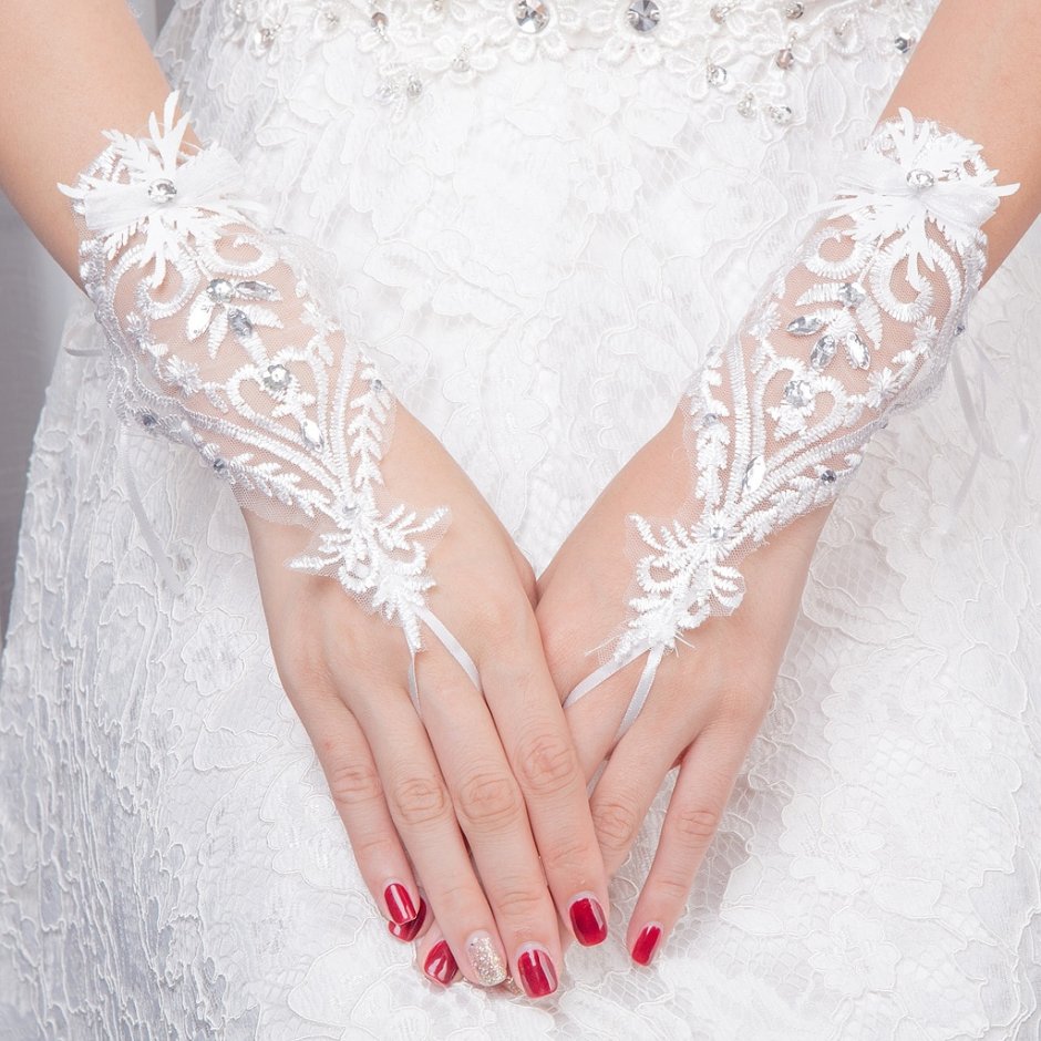 Атласные перчатки невеста
