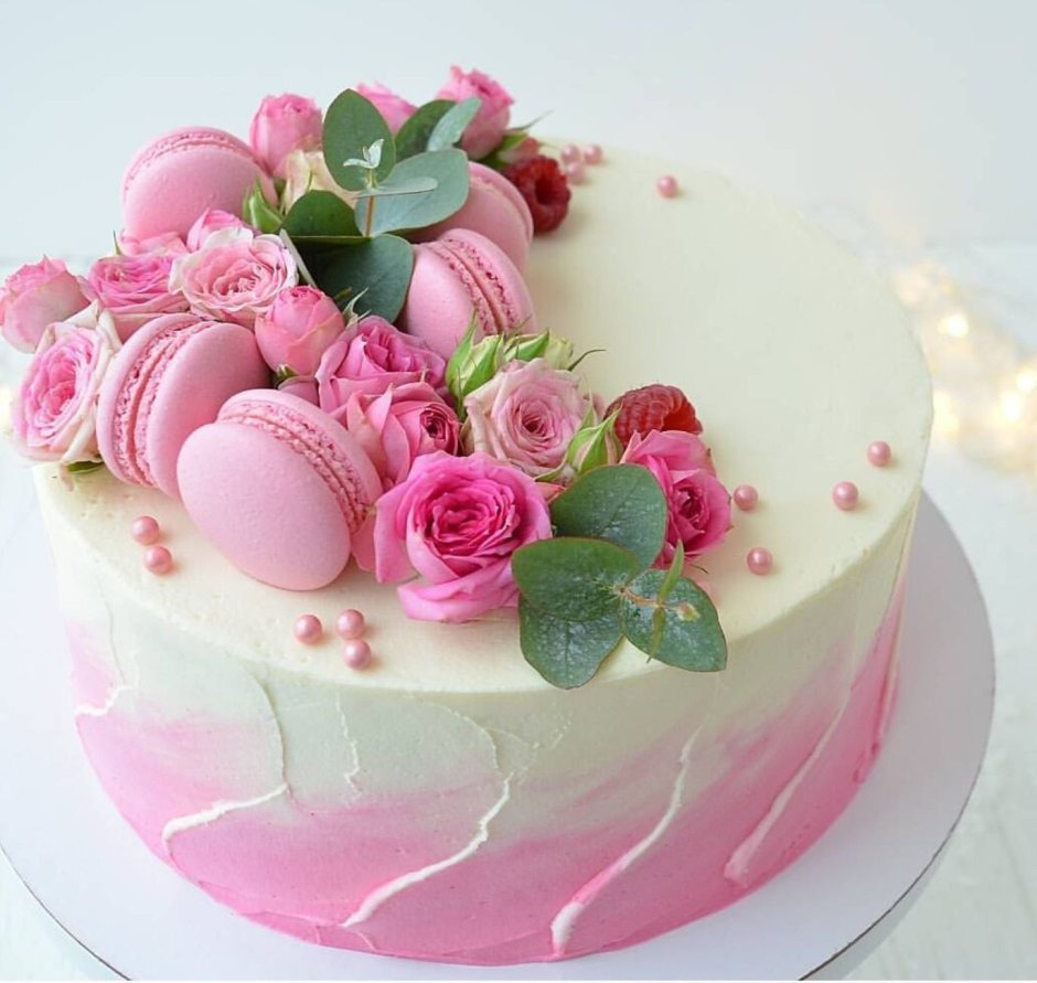 Happy Birthday 18 нежный торт