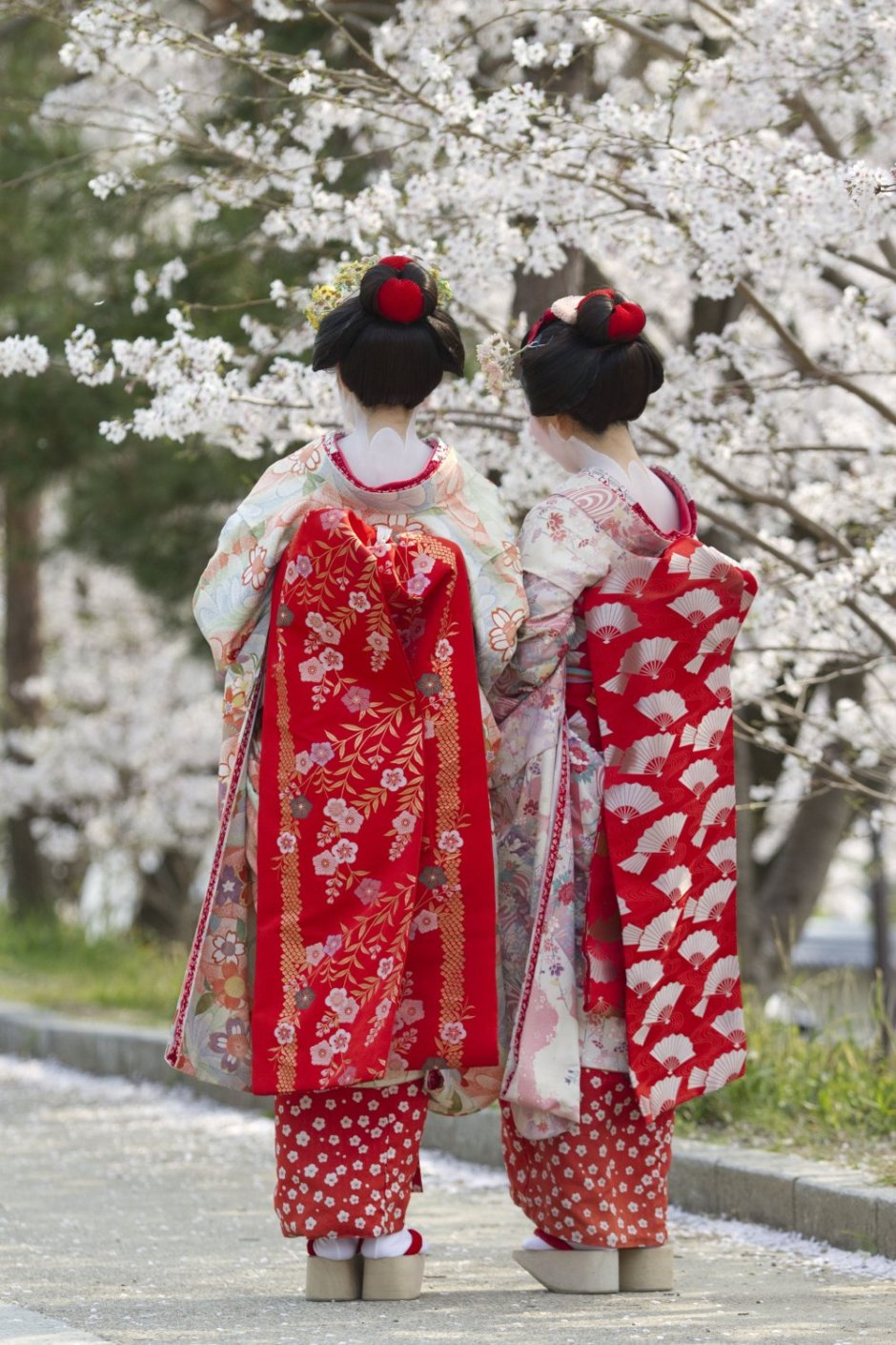 В Японии кимоно в Корее ханбок