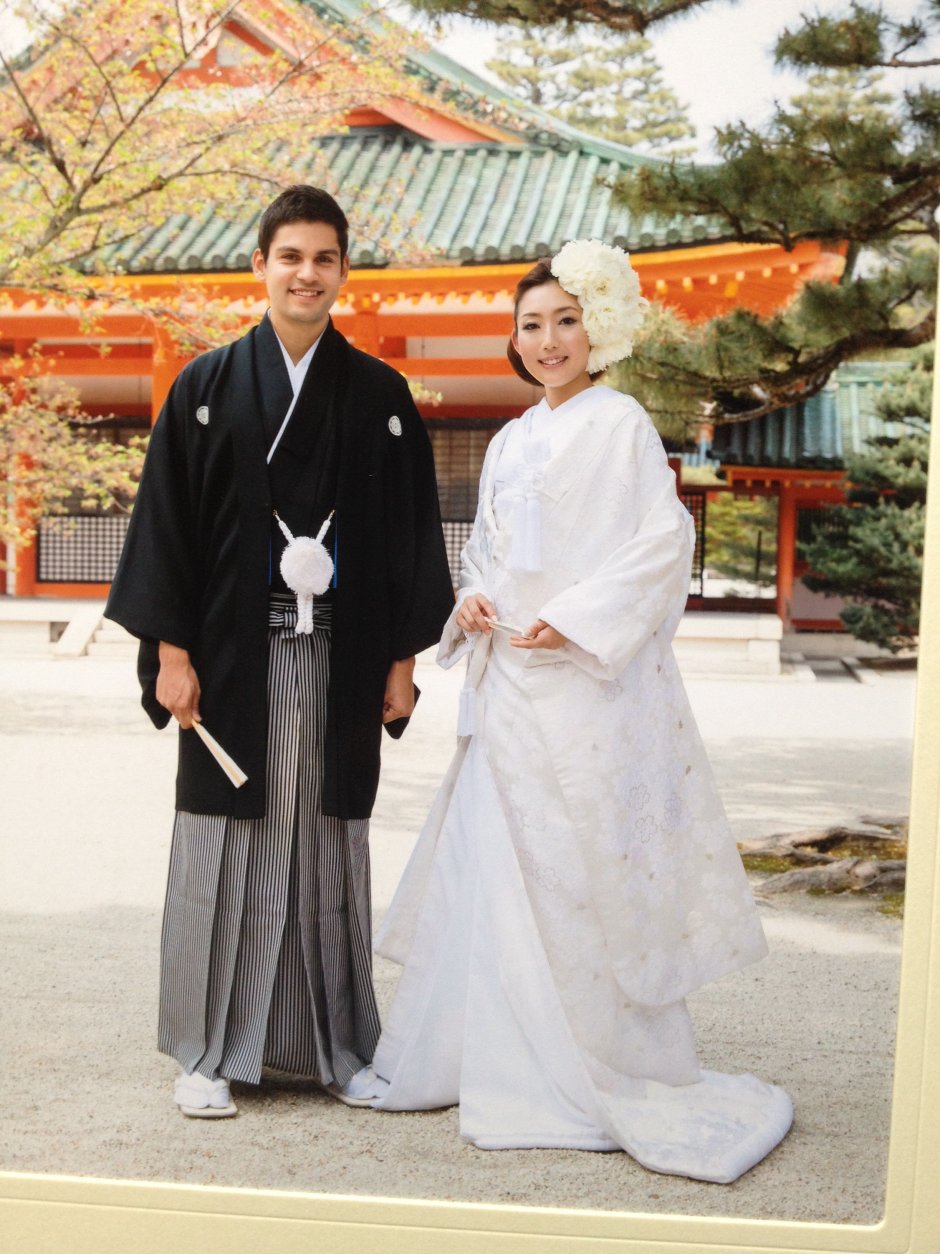 Аниме девушка в свадебном кимоно