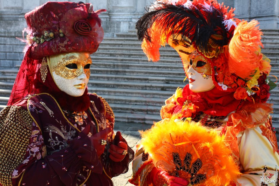 Елка в стиле Венецианский карнавал