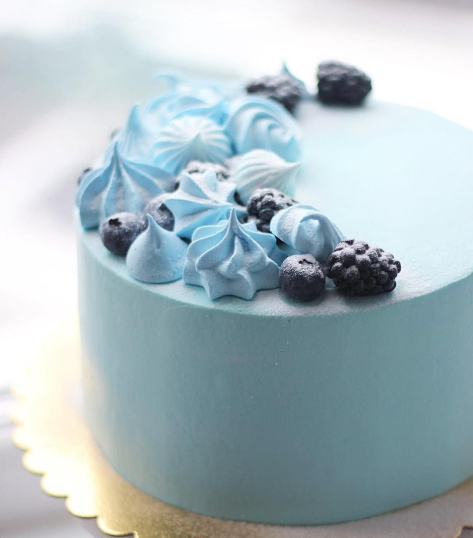Украшение торта в голубых тонах