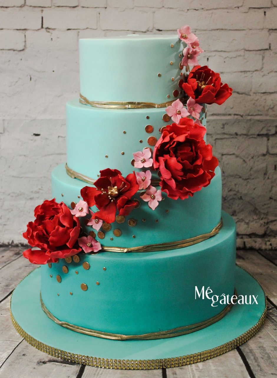 Бирюзовый торт с цветами