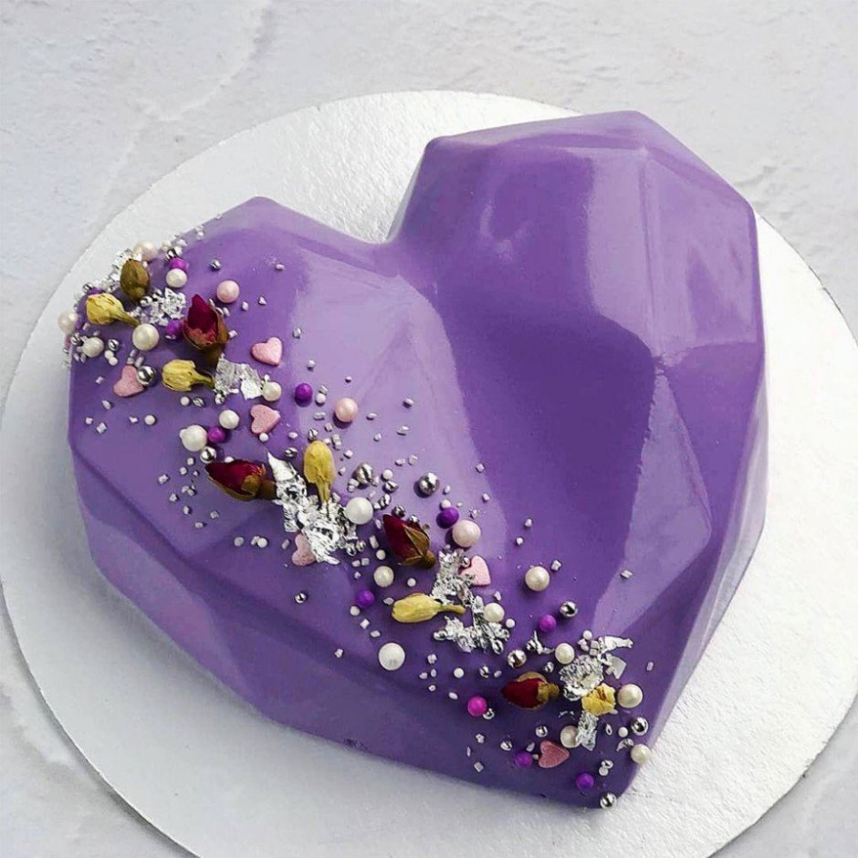 Торт с парящими цветами
