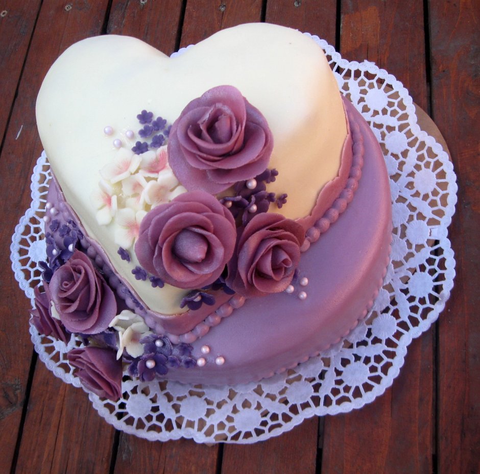 Свадебный торт сердце двухъярусный