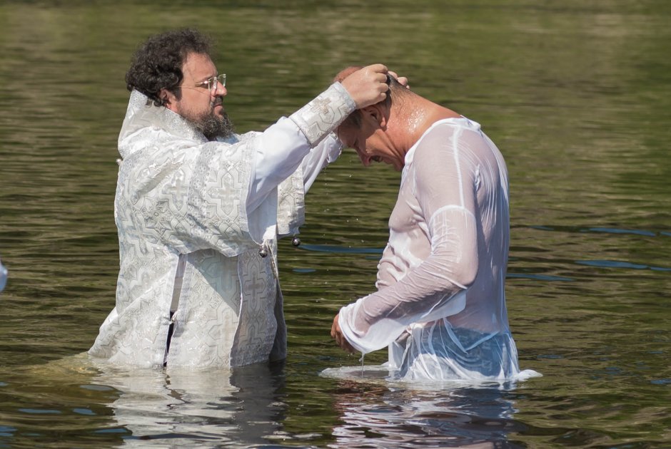 Водное крещение в православии