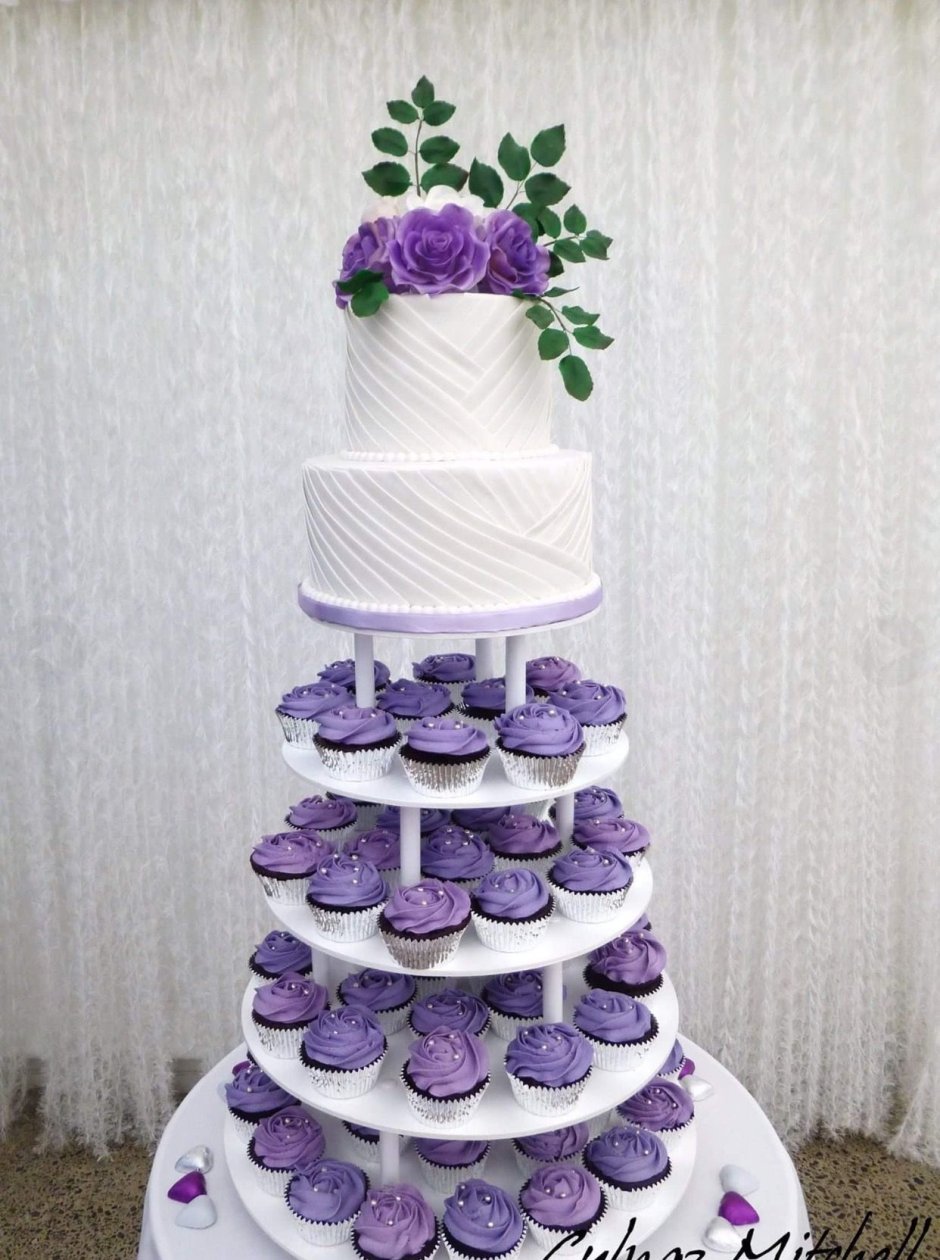 Свадебный торт в лавандовом стиле