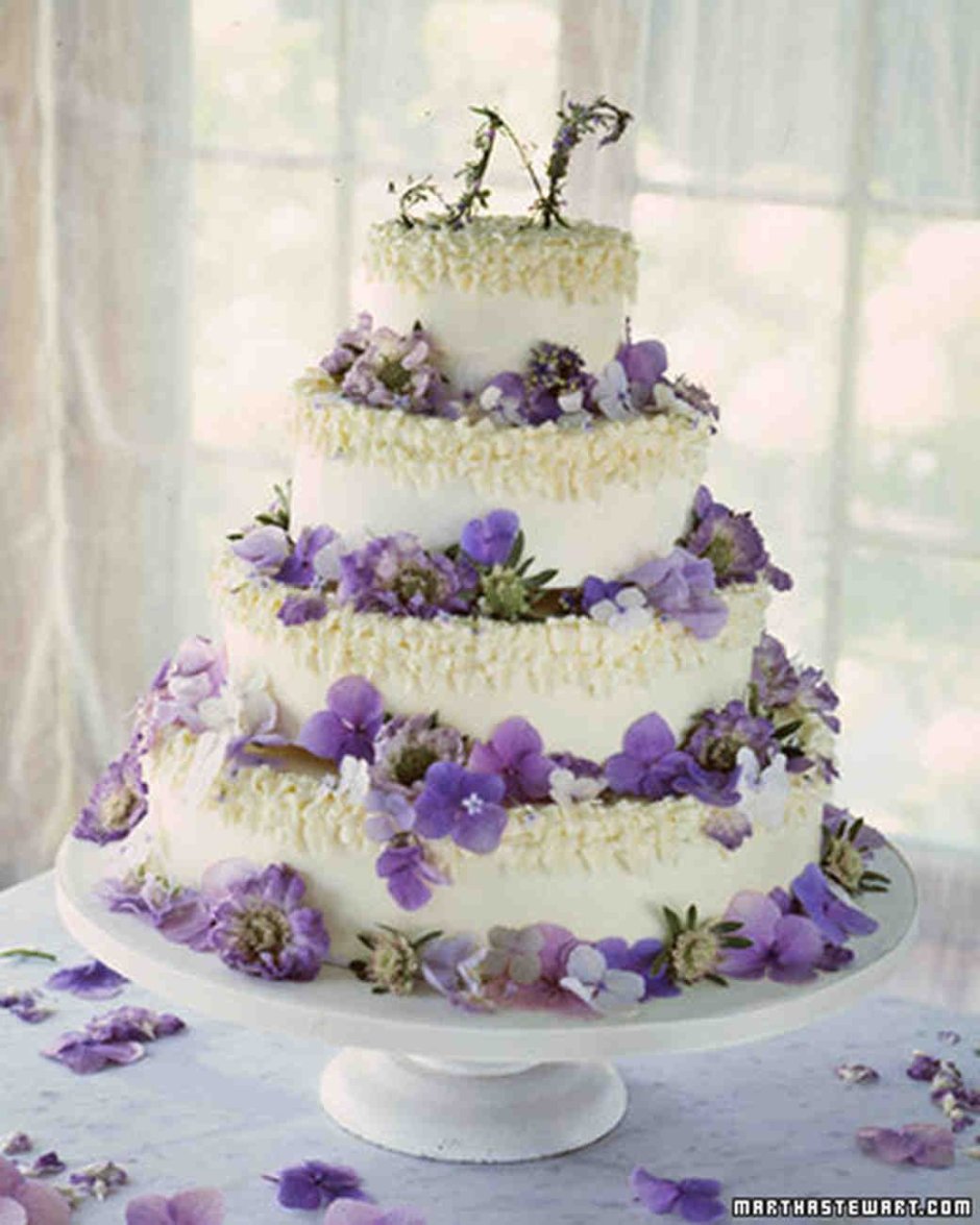 Свадебный торт 2022 лавандовый