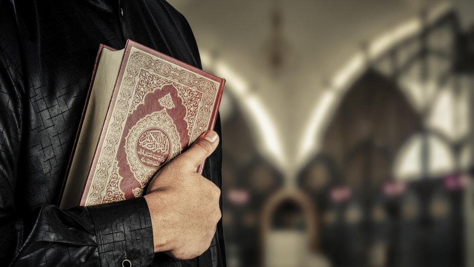 Мусульманские четки и Коран