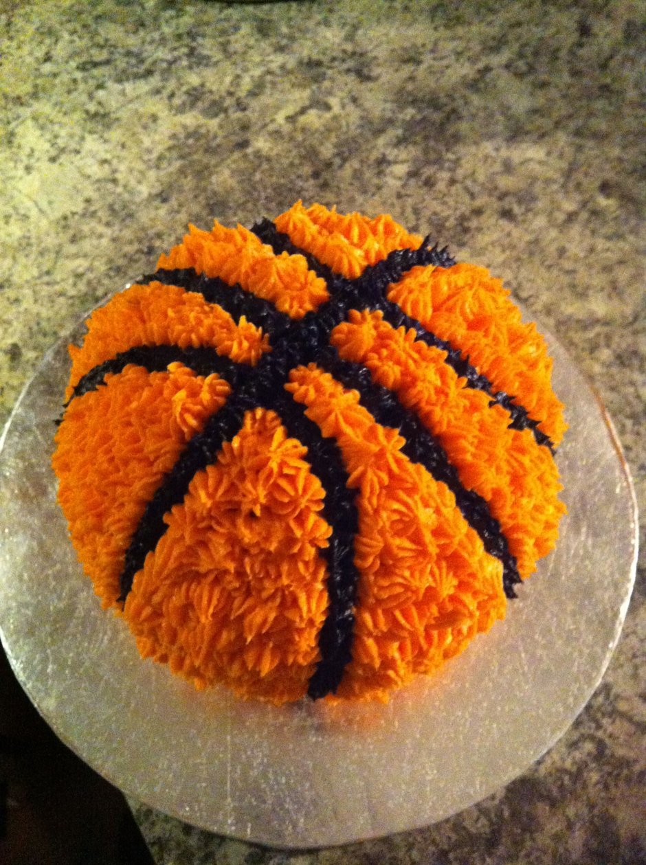 Торт баскетбольным мячом кремовый