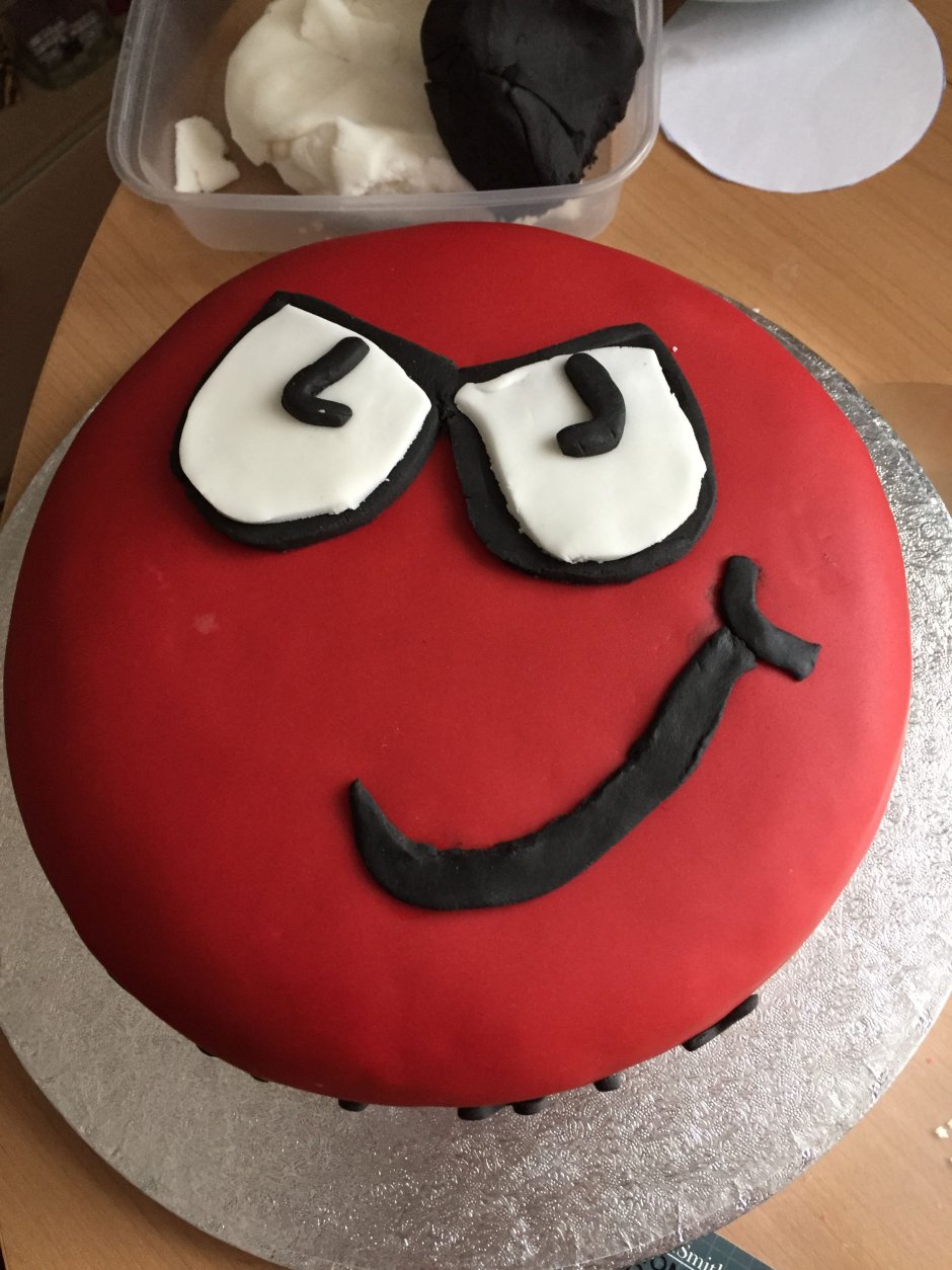 Торт красный шар
