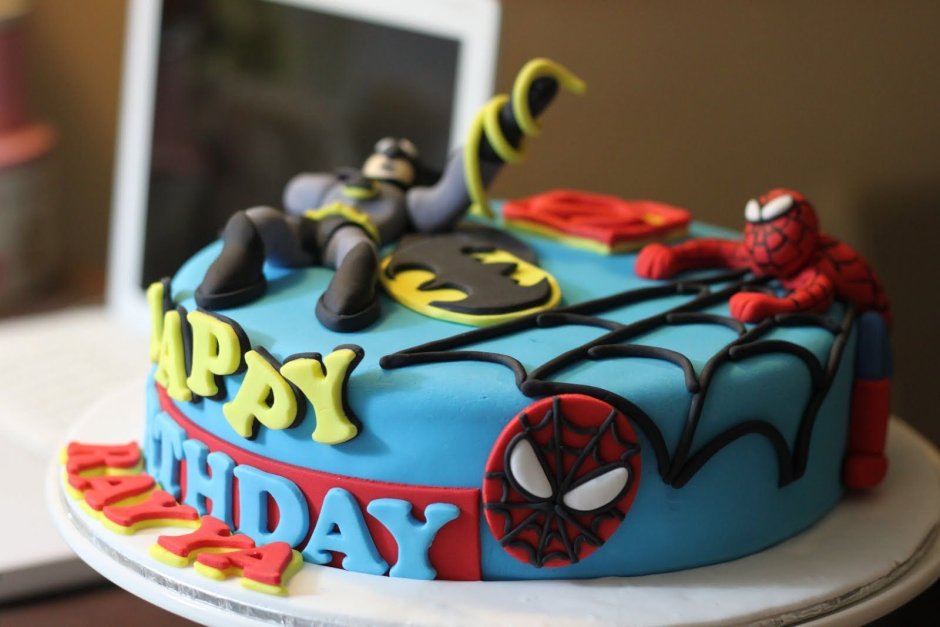 Торт с супергероями для мальчика 5 лет