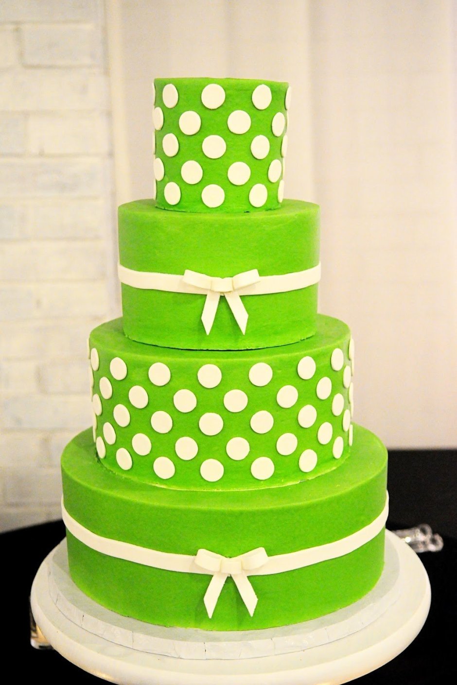 Торт зеленого цвета