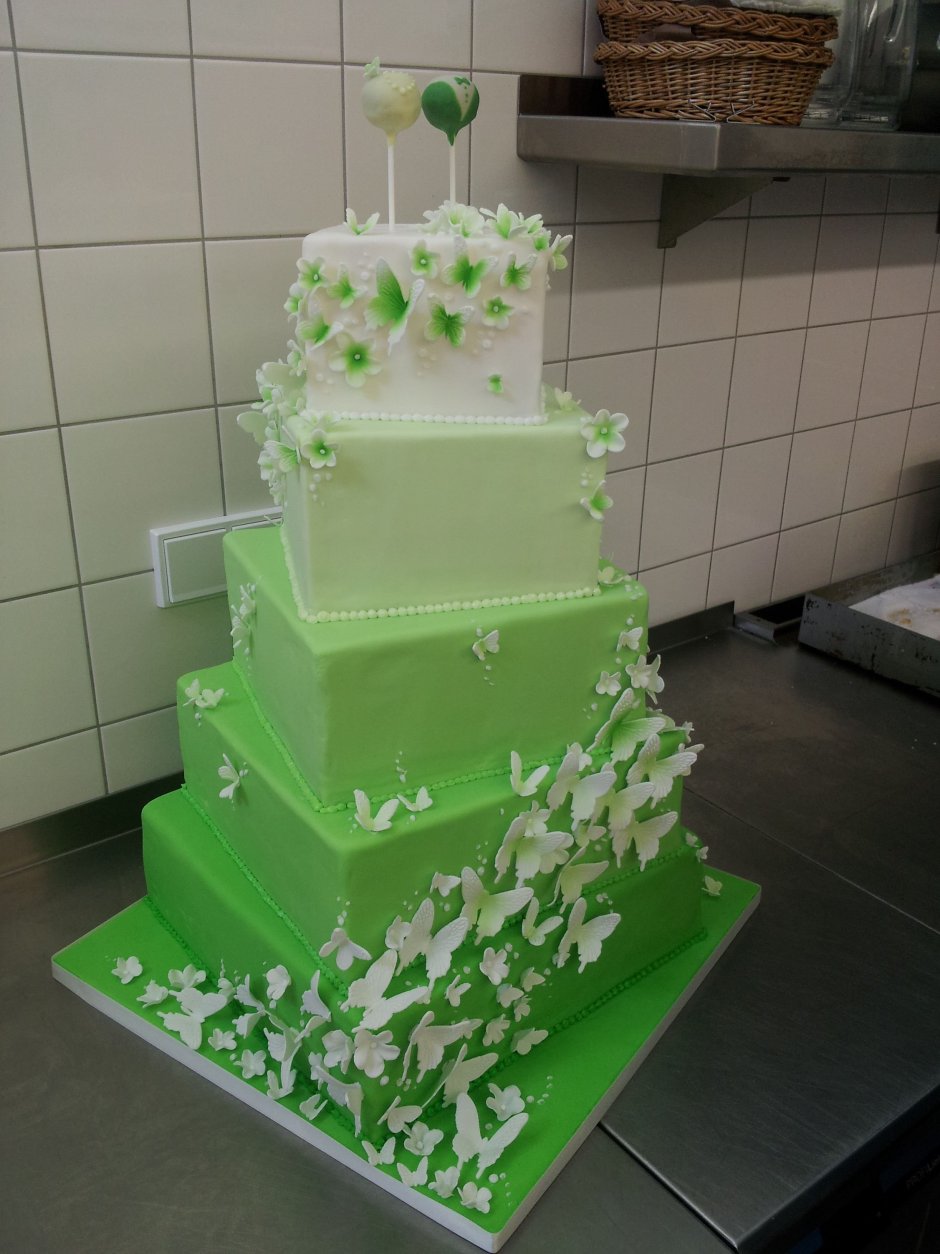Зелёный торт свадебный большой