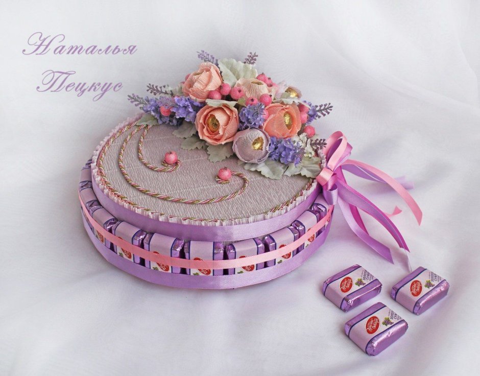 Торт шкатулка плетеное сердце с конфетами