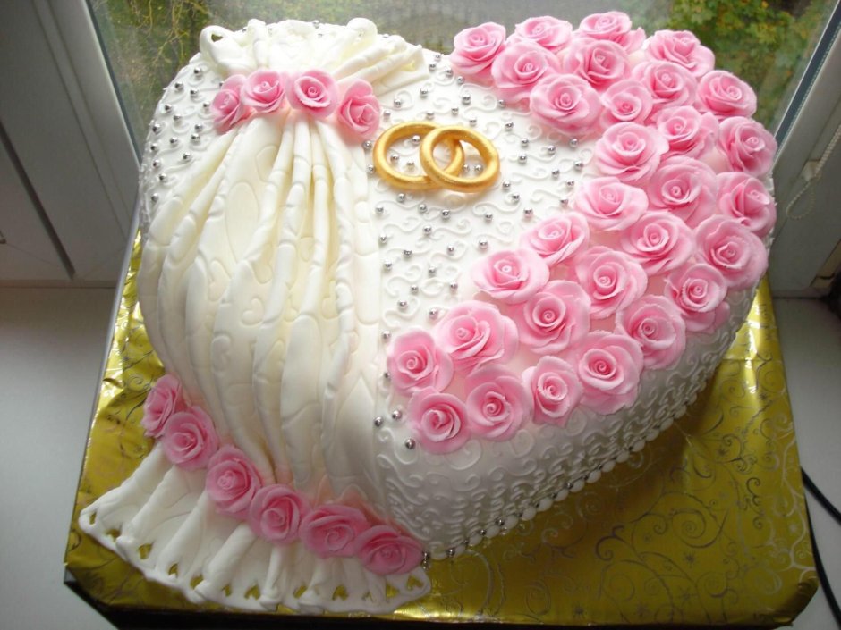 Торт с красными розами одноярусный