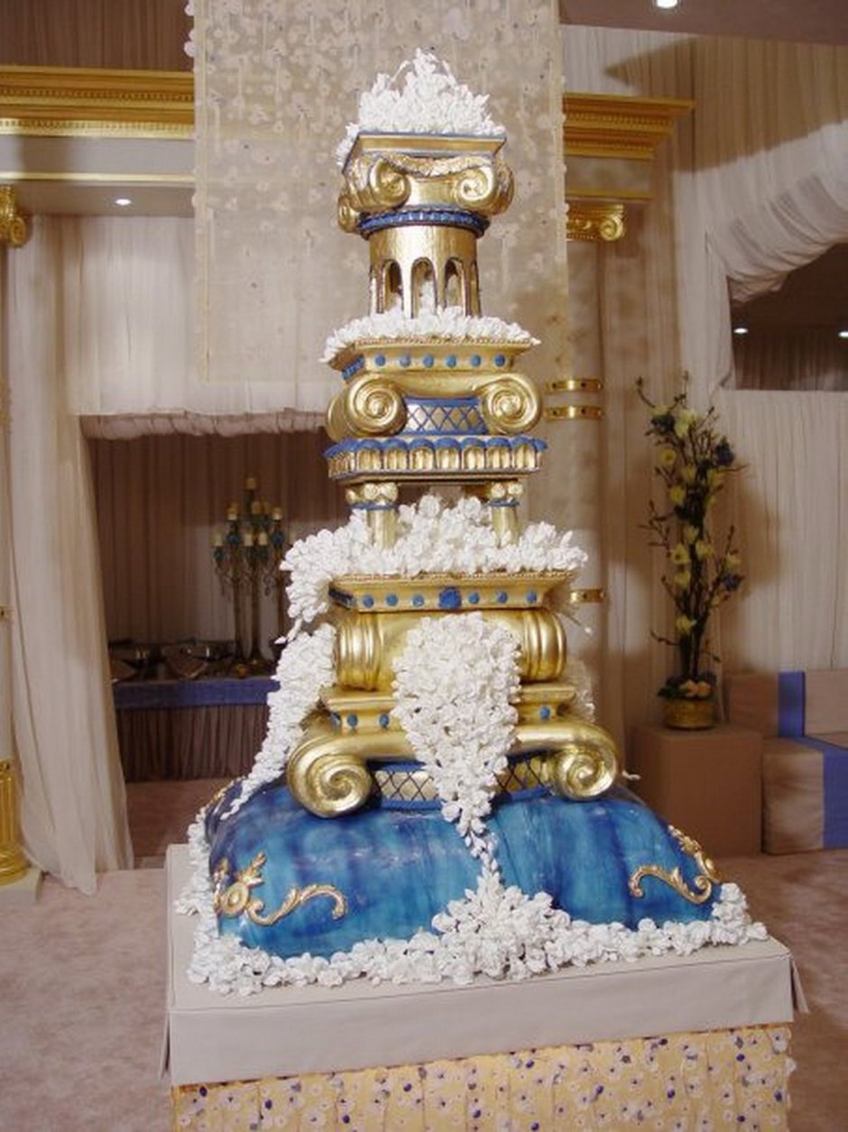 Свадебный торт в стиле королевском