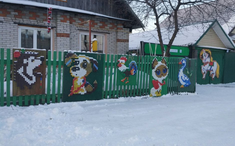 Украсить забор в детском саду