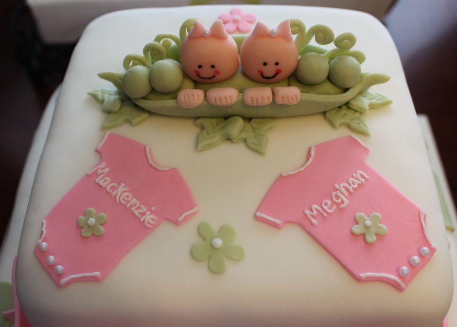 Торт для новорожденных двойняшек