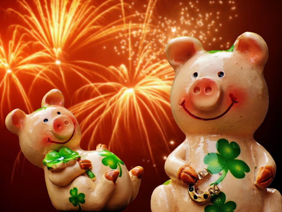 Свинья поздравляет с новым годом