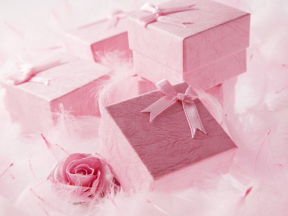 Подарок розовый