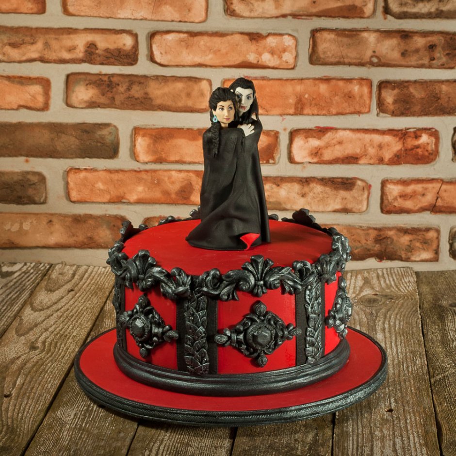 Торт в вампирском стиле