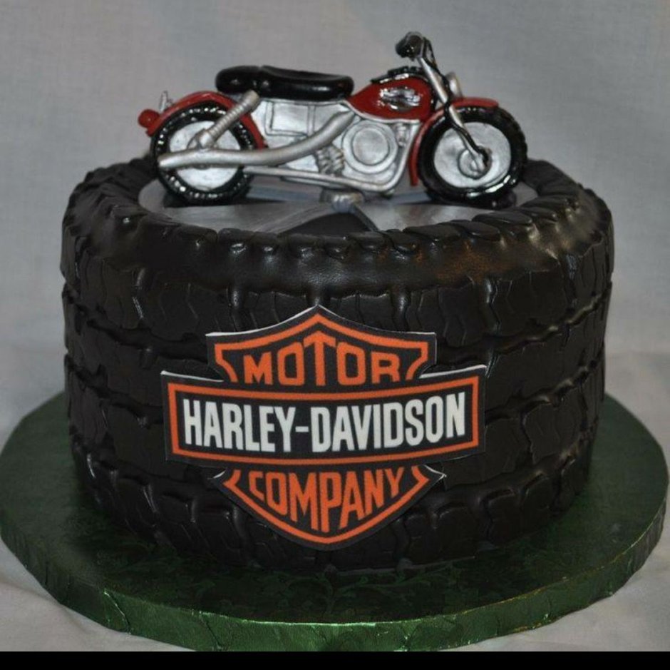 Торт с мотоциклом Харлей Дэвидсон
